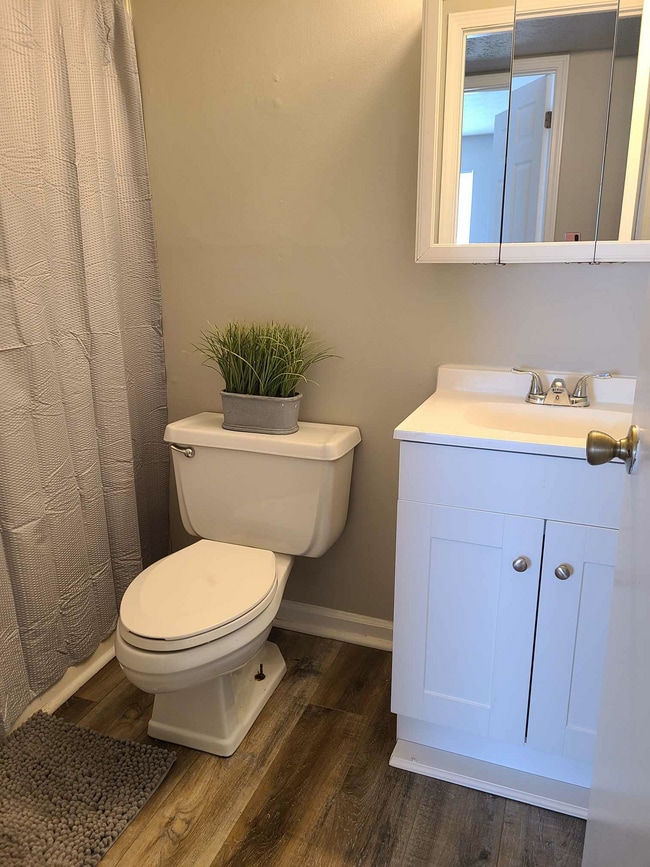 Building Photo - Oak Tree Farms