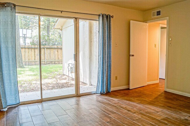 Building Photo - 11 Canyon Oak Pl