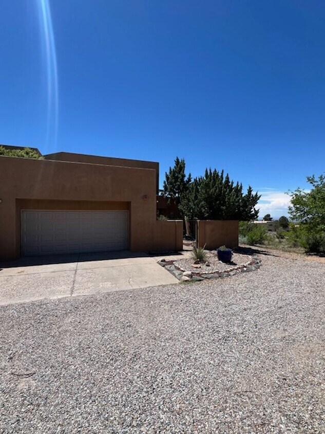 Primary Photo - View, Views and more Views! Beautiful Exec...