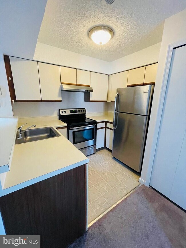 Foto del edificio - 14020 Justin Way