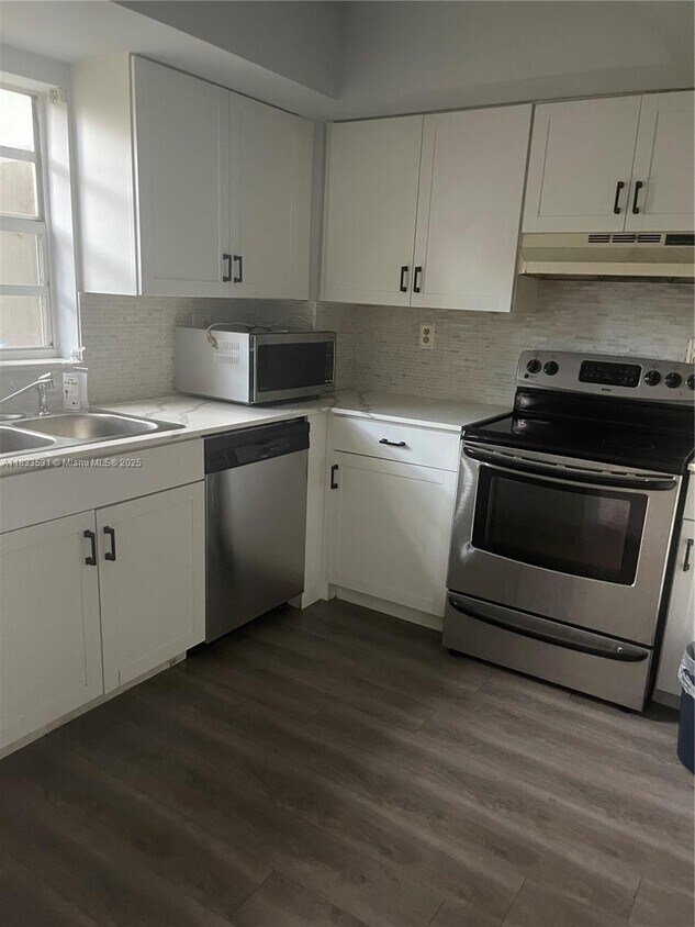 Foto principal - 12390 SW 51st Pl