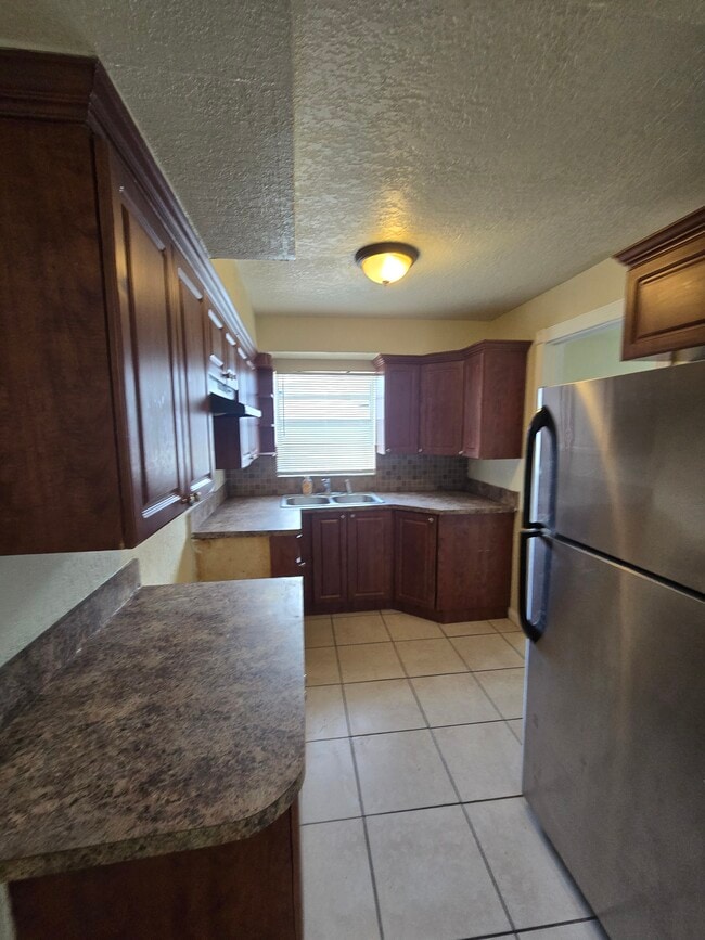 Foto del edificio - 1121 W 23rd St