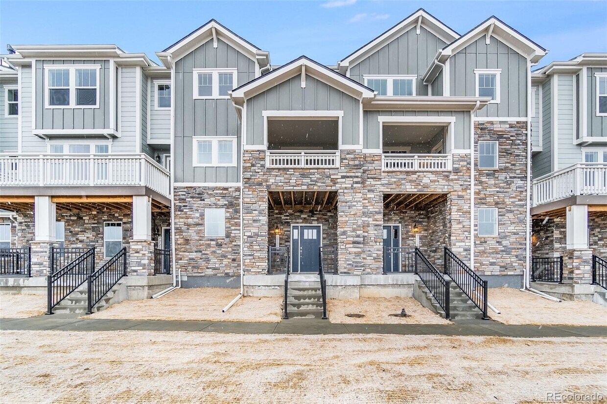 Foto principal - 9726 Ames St