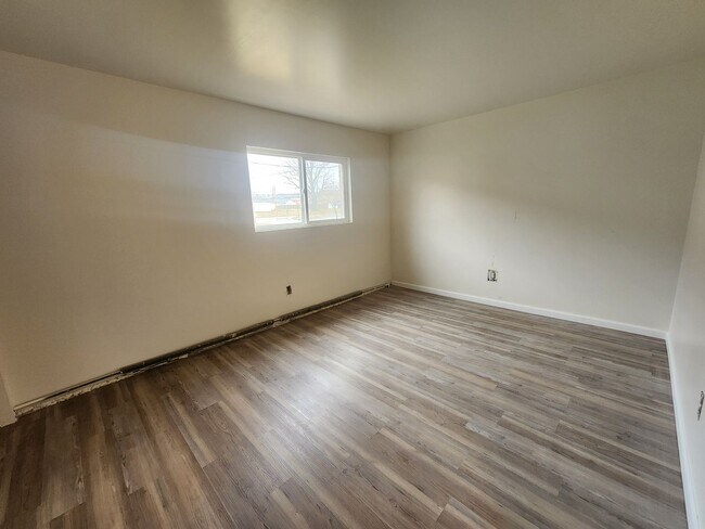 Building Photo - 26680 Tungsten Rd