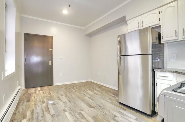 Foto del edificio - 6311 Dewey Ave