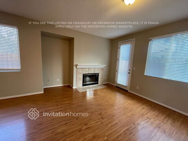 Foto del edificio - 524 Mountain Meadows Dr