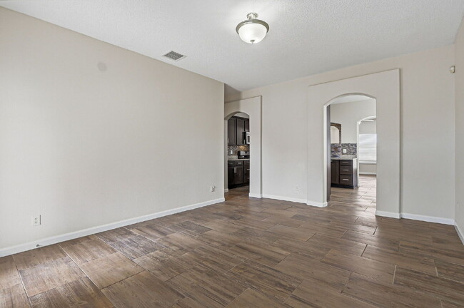 Building Photo - 4-Bedrooms in 79928 with Spacious 1757 Sq Ft – Your Home Awaits!"