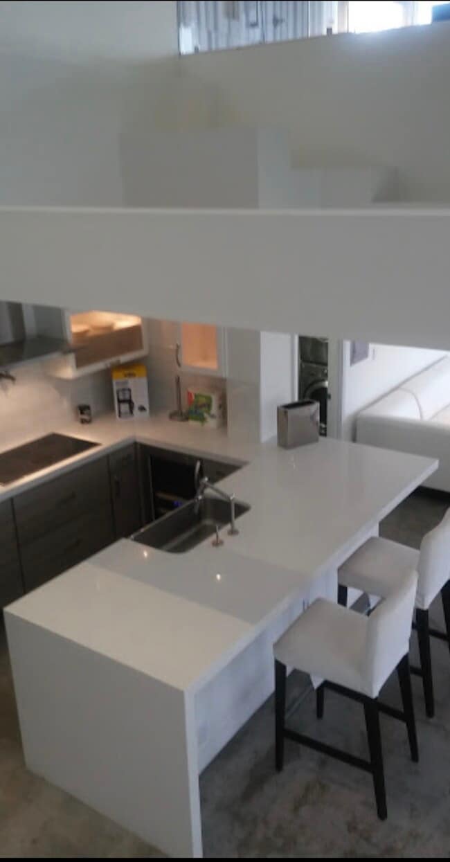 Building Photo - Burton Way Apartments