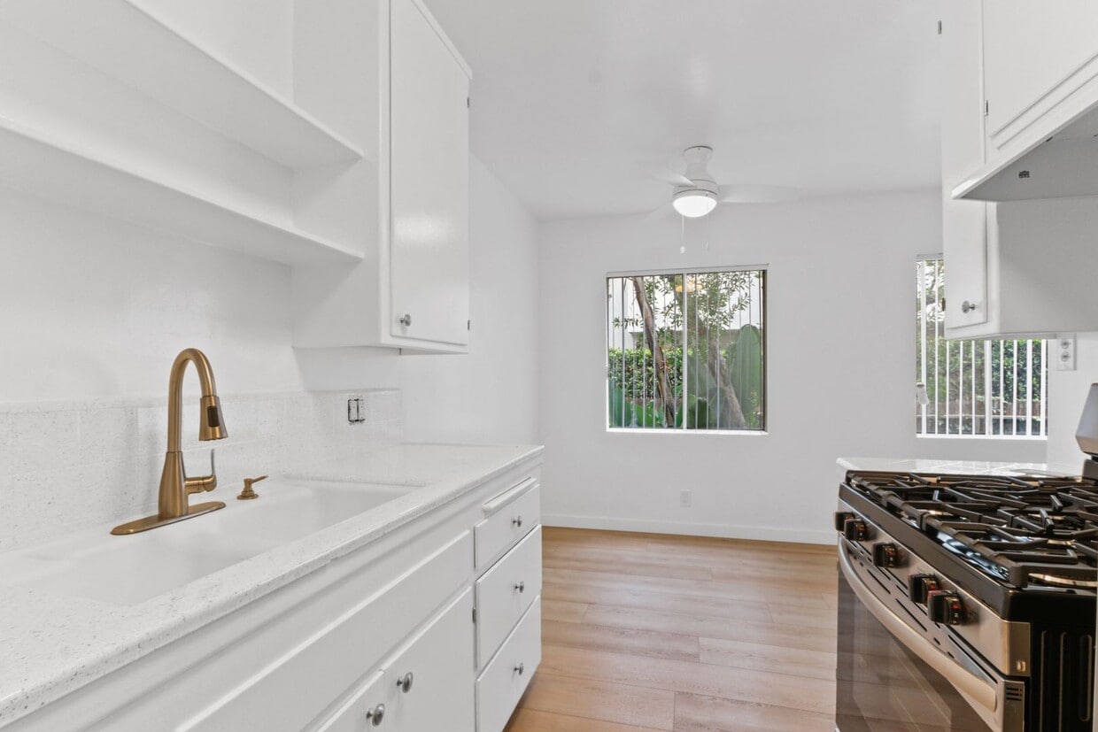 Foto principal - 1437 Brockton Ave