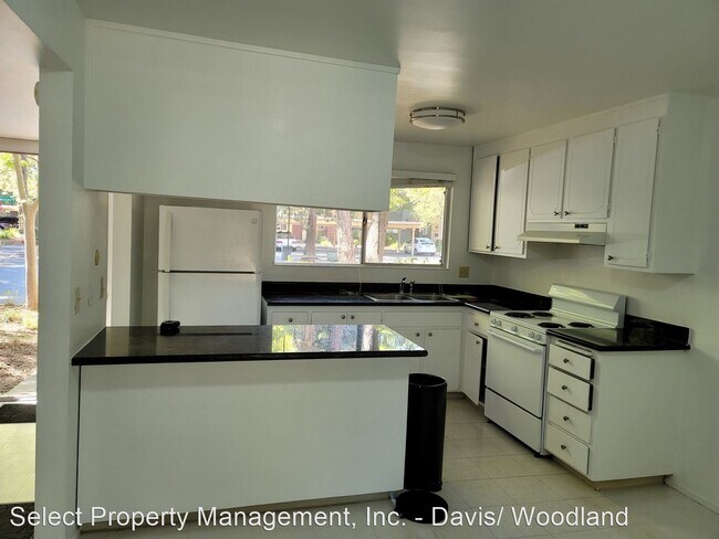 Foto del edificio - 2 br, 1.5 bath House - 2184 Bella Casa St
