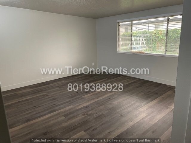 Foto del edificio - Charming 2 Bed Duplex with 900 Sq Ft in So...