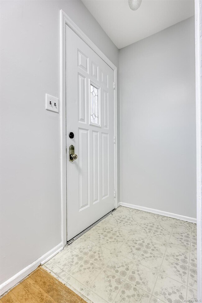 Foto del edificio - 23 Gladys Dr