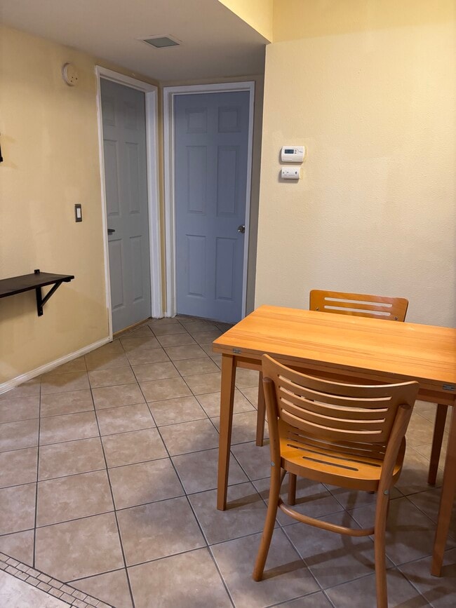Dining area - 1339 Massachusetts Ave