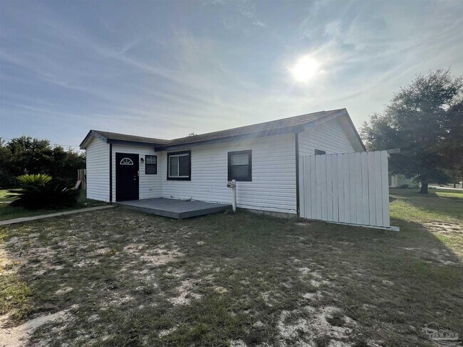 Building Photo - 1811 El Paso Trail