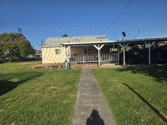 Building Photo - 804 N 24th Ave