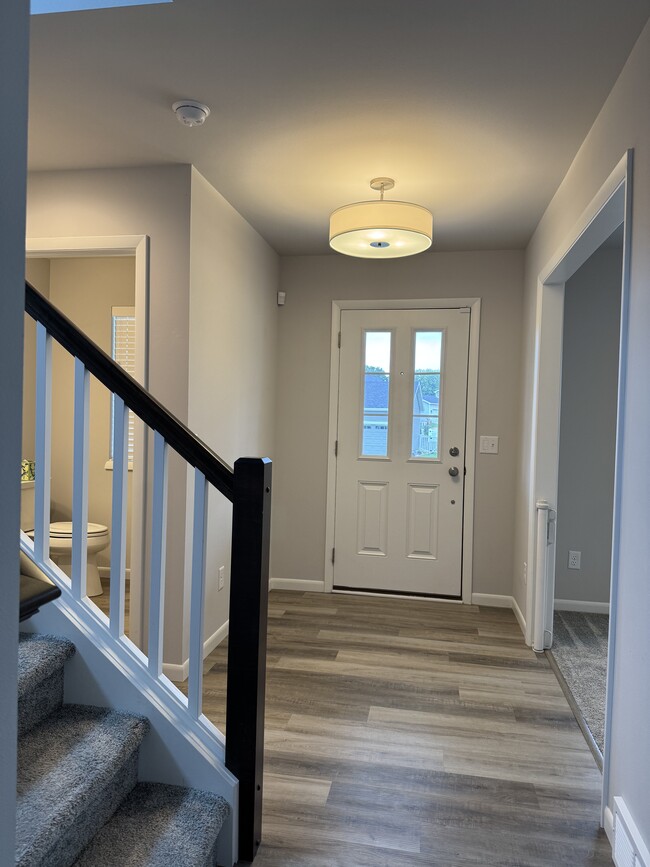 Building Photo - 615 Prospect Rd