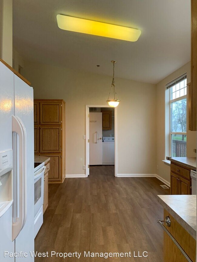 Foto del edificio - 3 br, 2 bath House - 9302 Rickreall Road