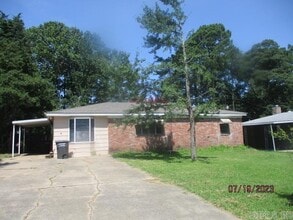Building Photo - 617 Sorrells Dr