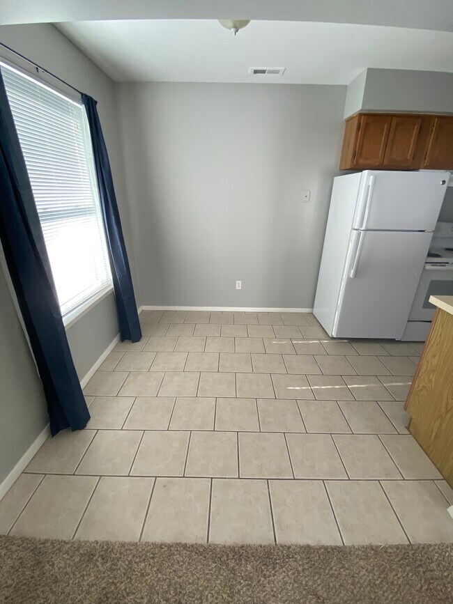 Building Photo - 3173 Sunnyside Ct