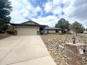Building Photo - 4934 Hornet Dr