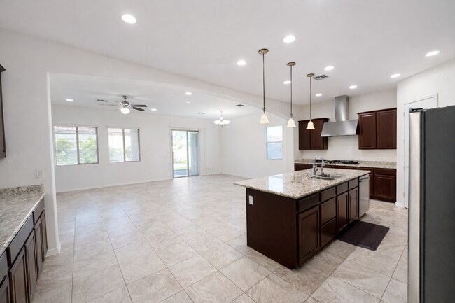 Foto del edificio - 4070 S Pearl Dr