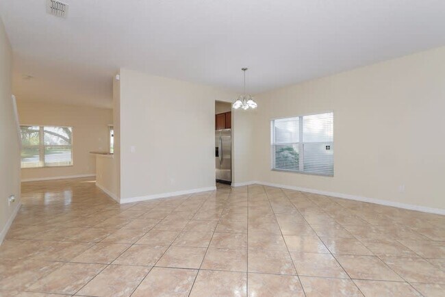 Building Photo - 2156 The Oaks Blvd