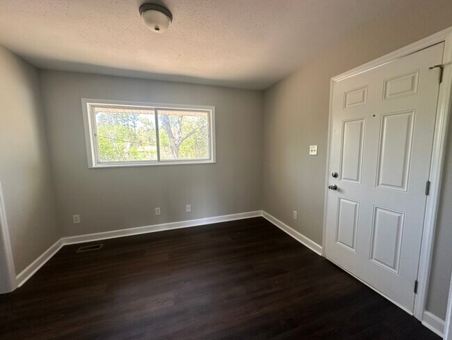 Foto del edificio - 2725 Heatter Ave