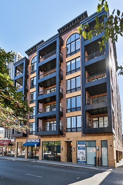 Foto principal - 159 W North Ave