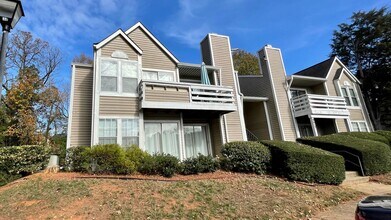 Building Photo - 9617 Vinca Cir