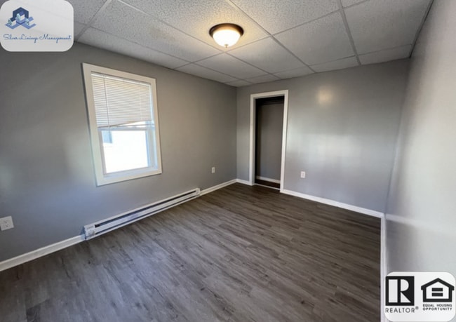 Building Photo - 23 Sigel St