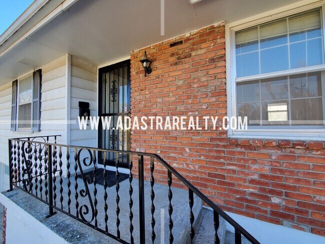 Foto del edificio - Very Nice Home in South KCMO-Available NOW!!