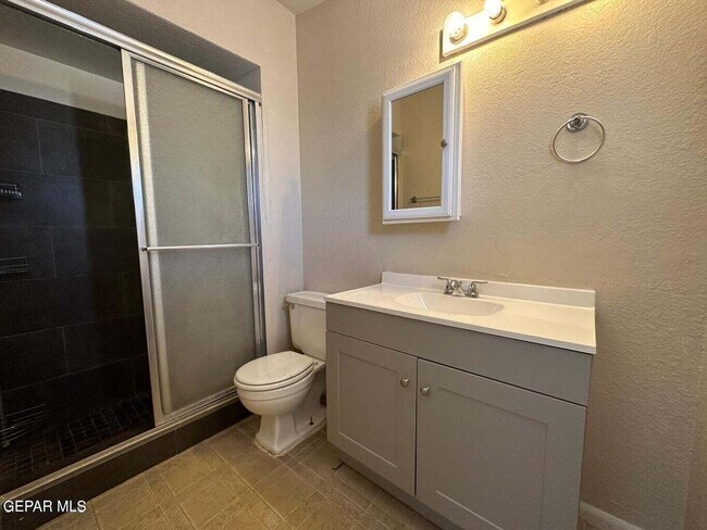 Foto del edificio - 5021 Dearborne Dr