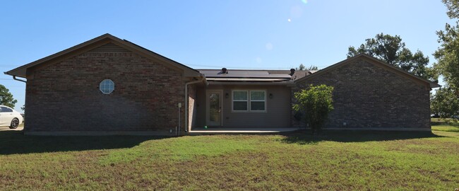 Foto del edificio - 3 Bed 3 Bath 3 Acres in Aubrey