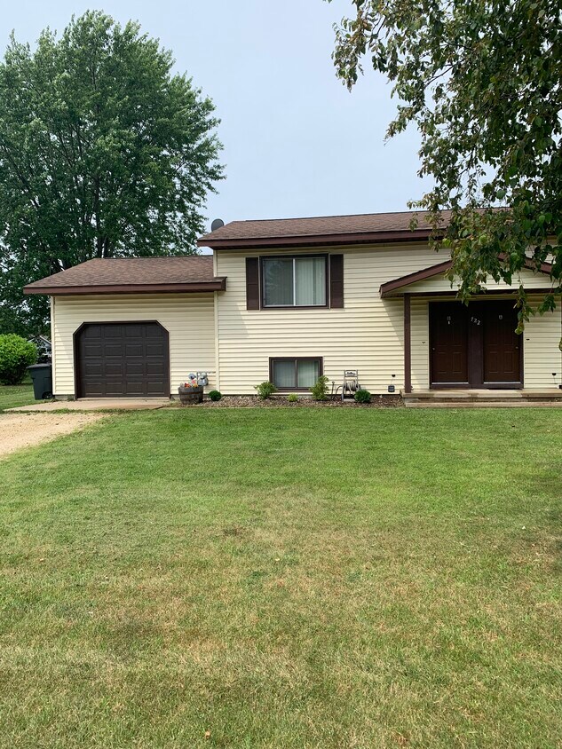 722 Randy Rd, Sparta, WI 54656 Townhome Rentals in Sparta WI