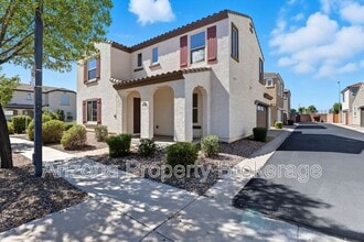 Building Photo - 2258 S Buckaroo Trail