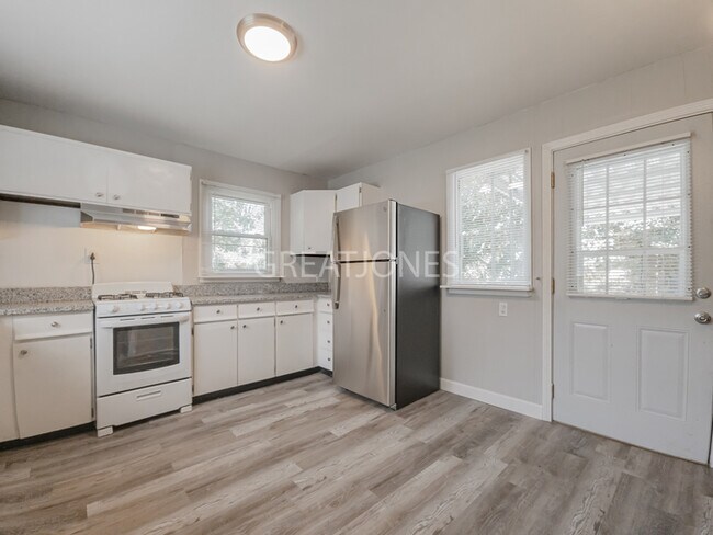 Building Photo - NOW OFFERING 1/2 FIRST MONTH FREE WITH LEA...