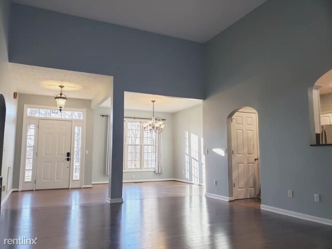 Building Photo - 4 br, 3 bath House - 4501 Cove Loop Road