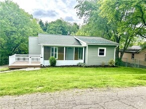 Building Photo - 466 Efts Ln