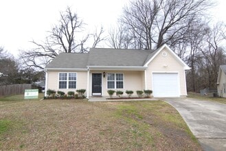 Building Photo - 2804 Pleasant Garden Rd