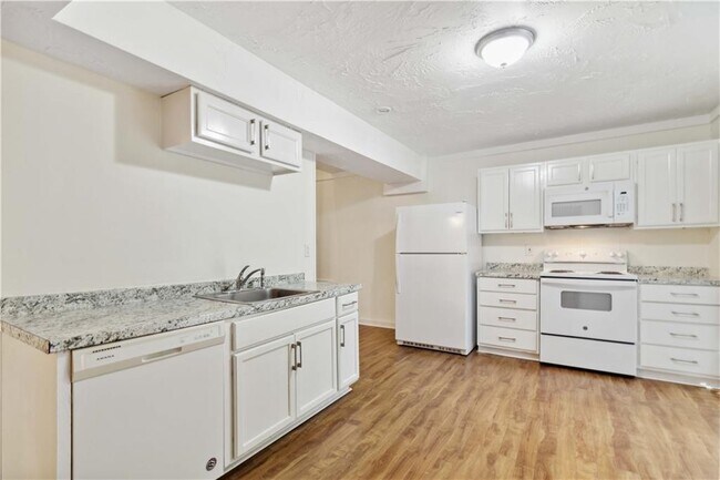 Building Photo - 721 Wedgewood Dr