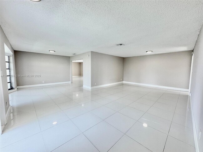 Foto del edificio - 4905 Harrison St