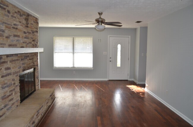 Building Photo - 4009 Delvin Dr