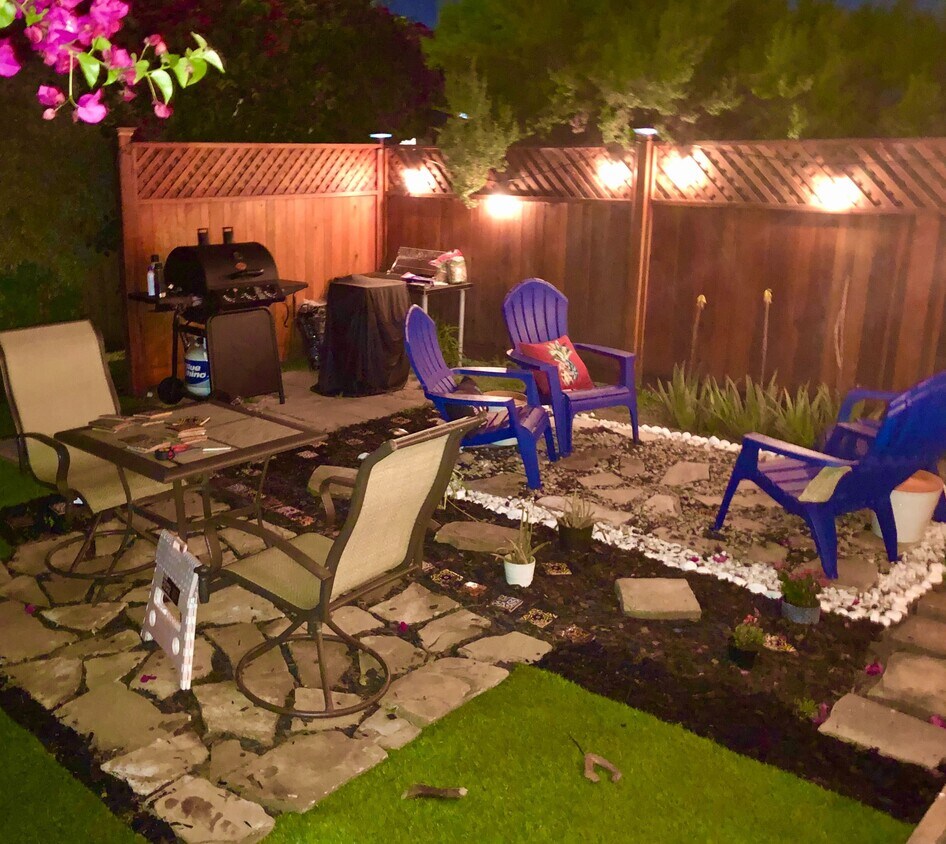 Outdoor living with private front yard - 5159 Inglewood Blvd