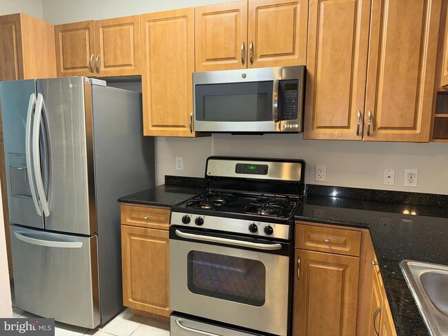 Foto del edificio - 12140 Garden Grove Cir