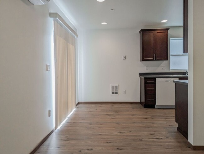 Foto del edificio - 4712 88th St NE