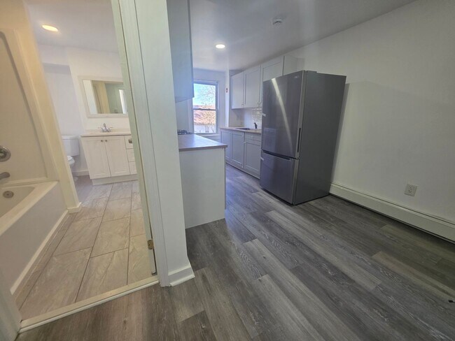 Foto del edificio - 2 bedroom apartment building - Poughkeepsie