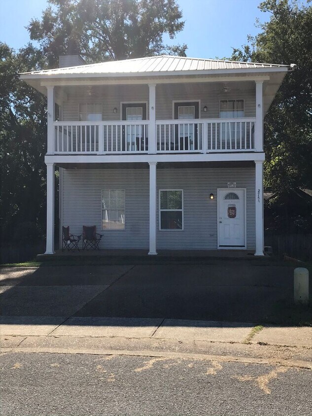 Foto del edificio - 2744 Sumner Pl