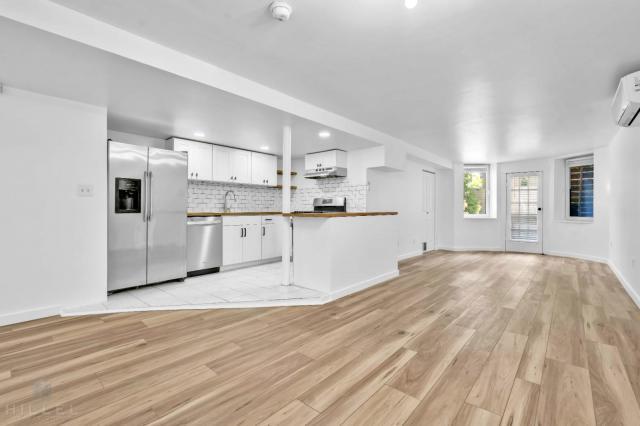 Primary Photo - 1 bedroom in Queens NY 11385