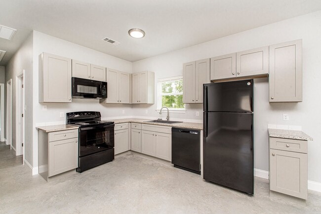 Building Photo - 55538 Adelante St