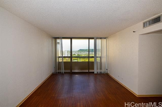Building Photo - 2499 Kapiolani Blvd